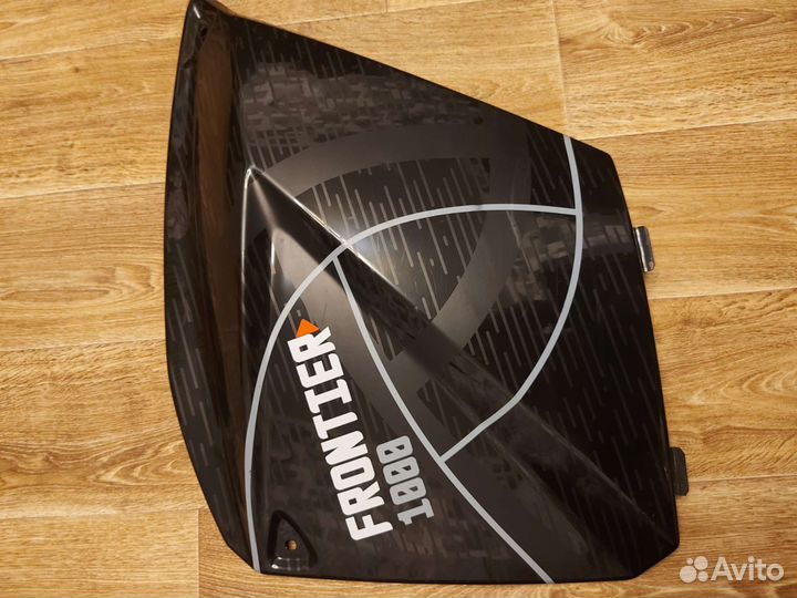 Боковина правая снегохода Frontier 1000