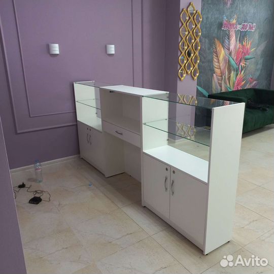 Стойка ресепшен, витрина на заказ