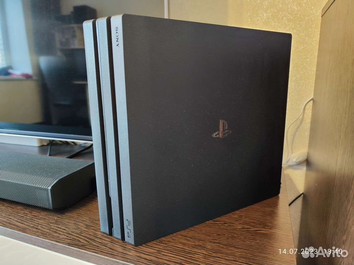 Sony PS4 pro 1tb