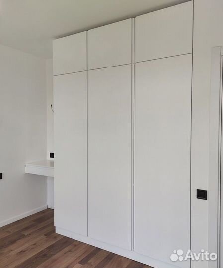 Шкаф распашной