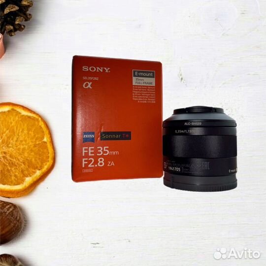 Объектив Sony Zeiss FE 35mm F2.8