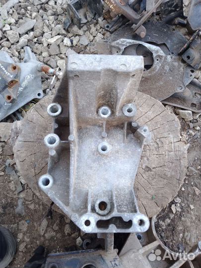 Кронштейн генератора ford focus 1