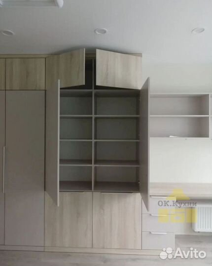 Распашной шкаф