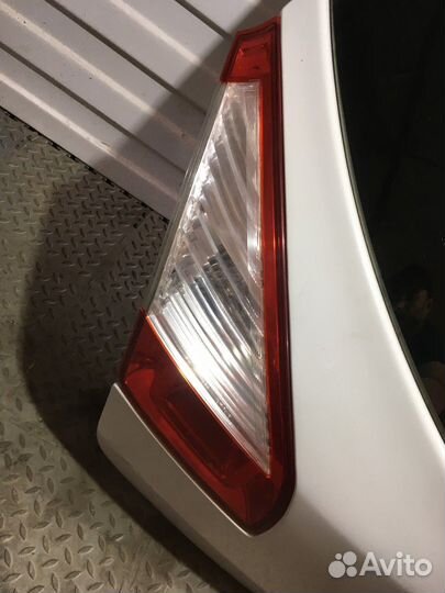 Фонарь задний левый внутренний (Renault Megane)