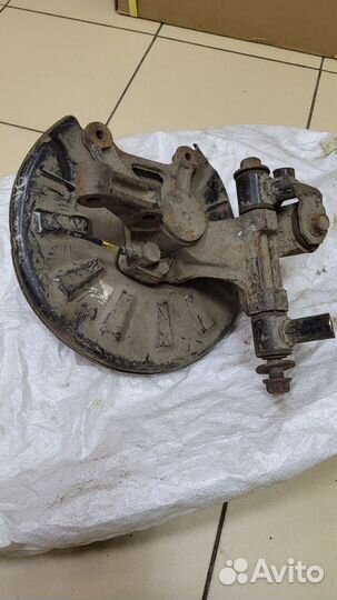 Кулак задний левый на хендай элантра xd