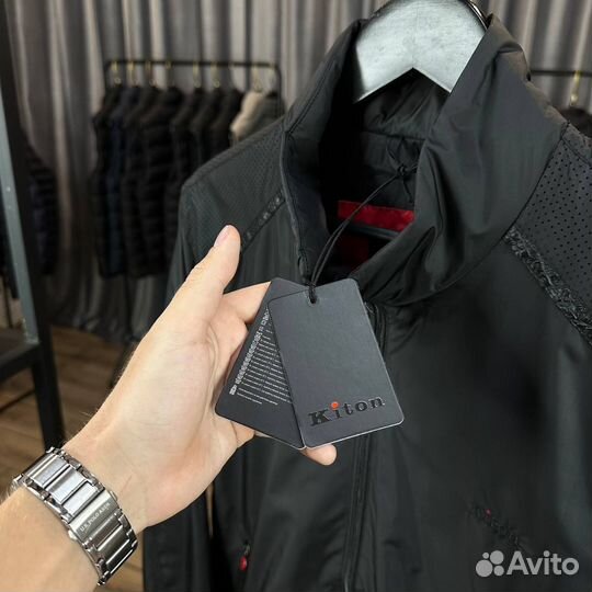 Ветровка Kiton черная