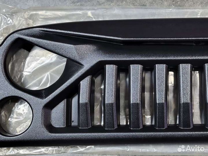 Облицовка рад. УАЗ 31512, Хантер пластик злая