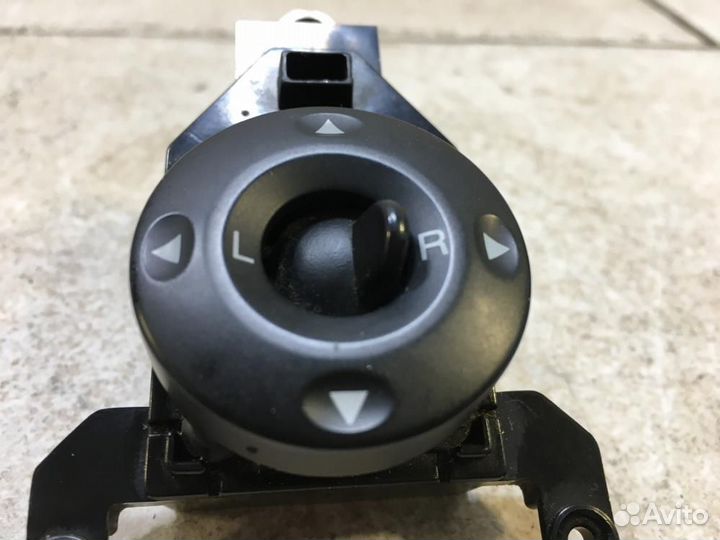 Блок управления зеркалами Hyundai Santa Fe 2 CM 20