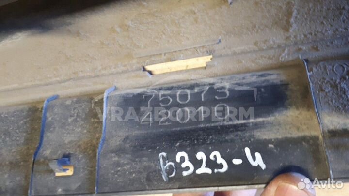 Накладка двери (молдинг) передн. прав. Toyota RAV