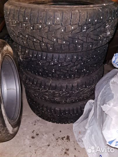 Nokian Tyres Hakkapeliitta 7 SUV 215/70 R16 100T