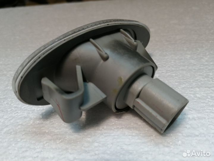 Повторитель поворота поворотник Mitsubishi Lancer9