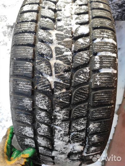 Bridgestone Blizzak LM-25 255/50 R19