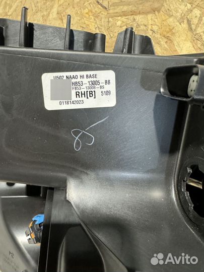 Фара Ford Explorer 5