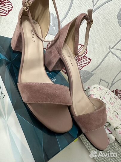 Босоножки женские натуральные 39-40