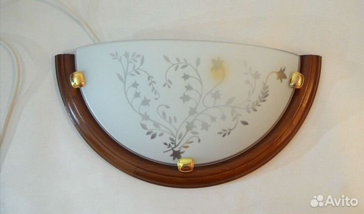 Светильник настенный дерево