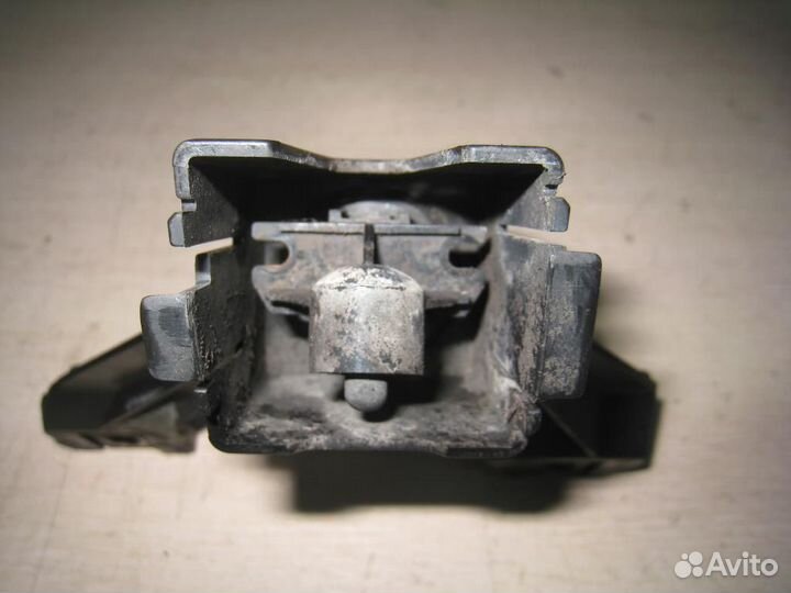 Форсунка омывателя фары правой Lexus RX300 (MCU35