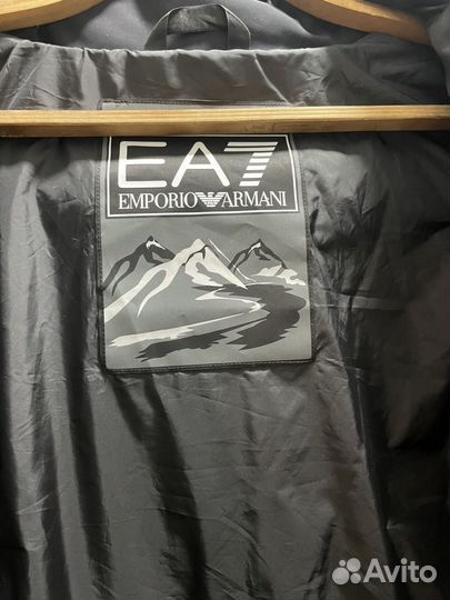 Куртка женская EA7