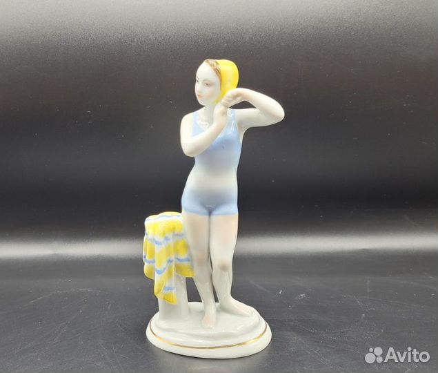 Фарфоровая статуэтка Купальщица Плавчиха лфз