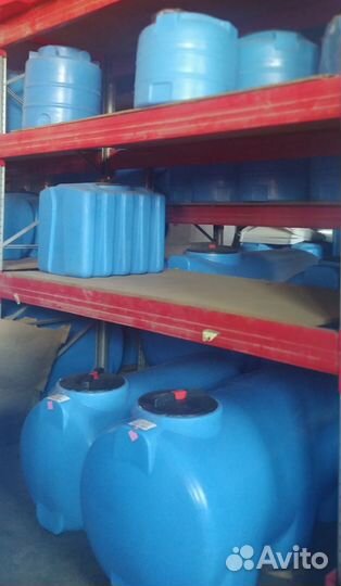 Пластиковые емкости для воды