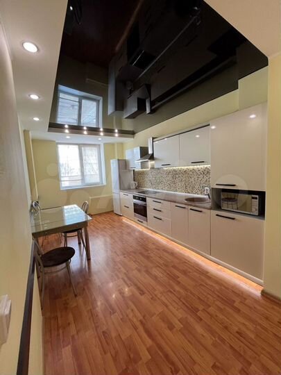 2-к. квартира, 67 м², 3/9 эт.