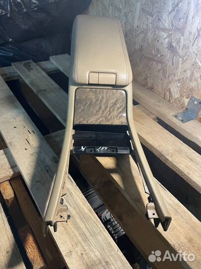 Подлокотник Мерседес w210 e55amg