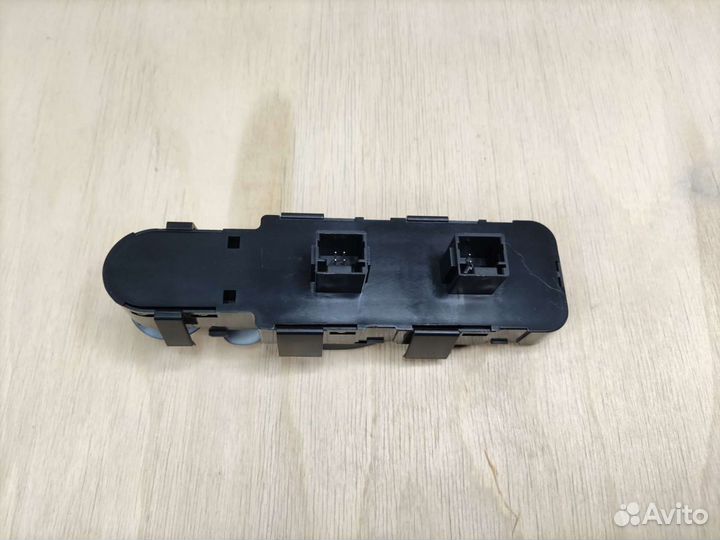 Кнопки Стеклоподъёмника Ситроен С4 Купе