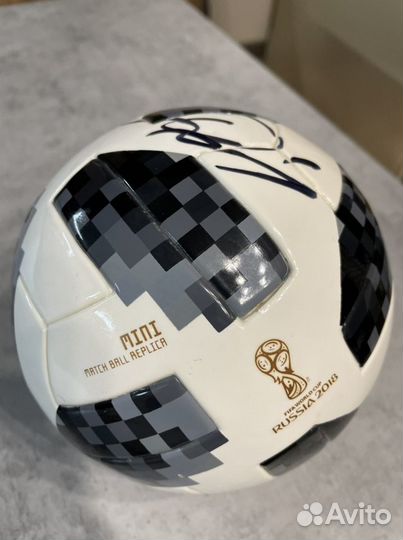 Футбольный мяч с автографом Станислава Черчесова