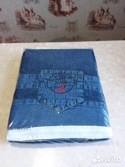 Полотенца разные и фартук. Новые