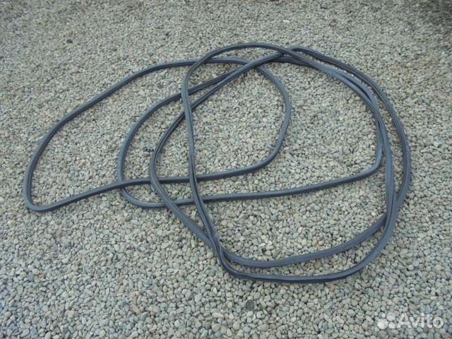 Уплотнитель дверного проёма Toyota Camry Gracia