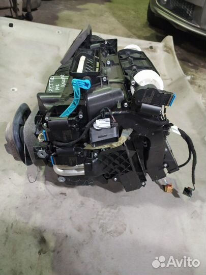 Корпус печки, моторчик печки на Фольксваген Джетта