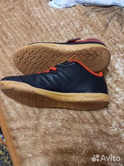 Продам футзалки размер 31