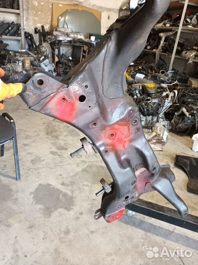 Подрамник передний Mitsubishi Lancer 9