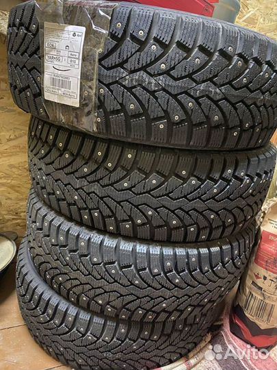 Pirelli Formula Ice 215/60 R16 99T