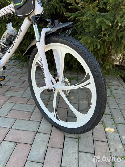 Новые BMW на литых 26 дисках,21 склрость Shimano