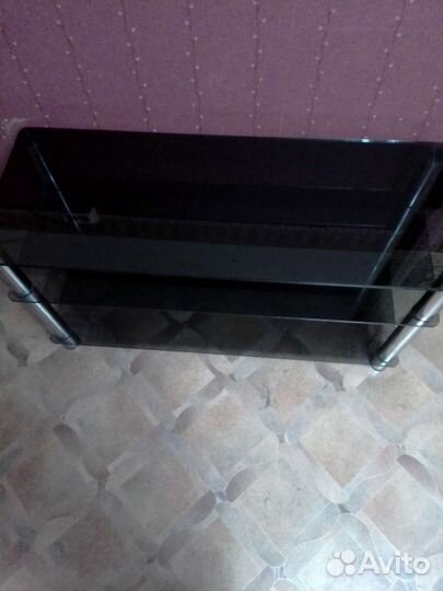 Стеклянная тумба для телевизора