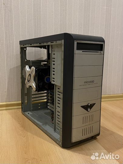 Материнская плата с процессором и памятью