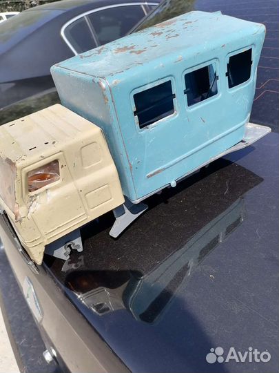 Металлическая машина