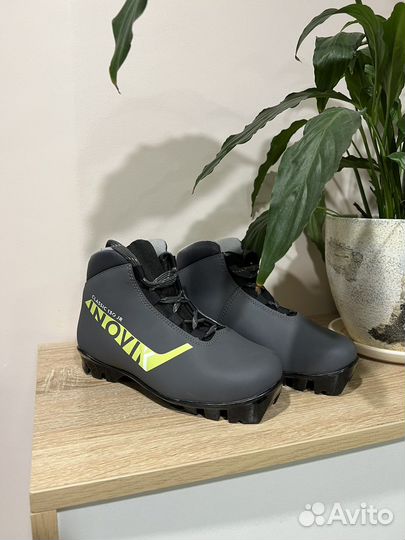 Лыжные ботинки, р.33, новые