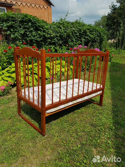 Детская кроватка