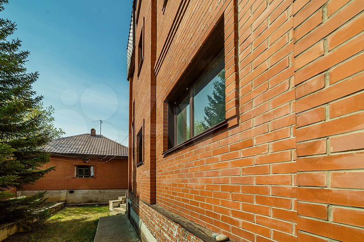 Коттедж 198 м² на участке 33 сот.