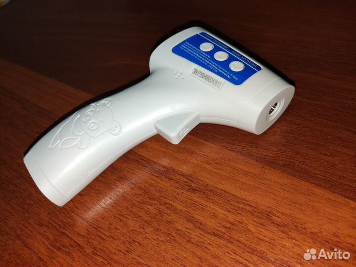 Бесконтактный инфракрасный термометр