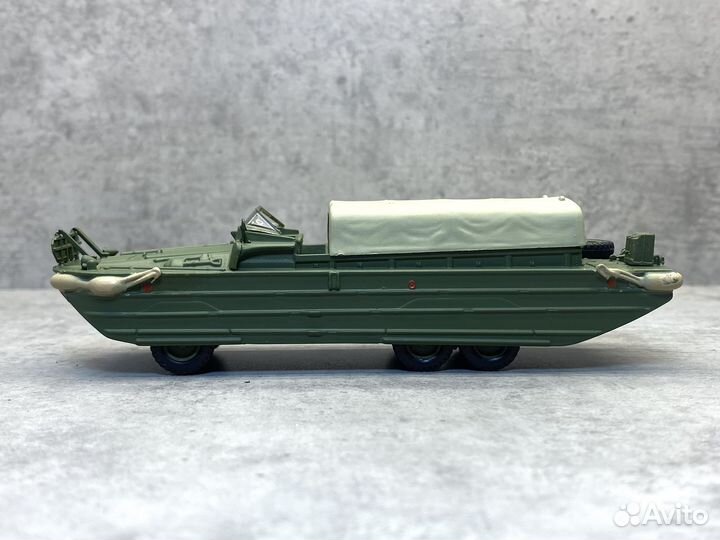 Коллекционная модель dukw-353 амфибия 1:72