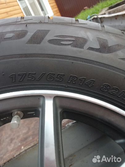 Bridgestone Playz PX II 175/65 R14