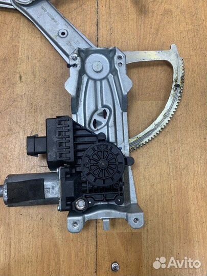 Стеклоподъемник передний левый Opel Zafira B