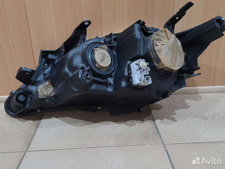 Фара передняя правая Toyota Camry V50