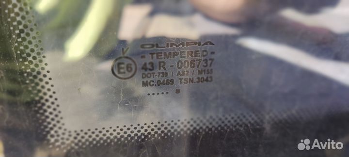 Стекло боковое Mercedes vito 638