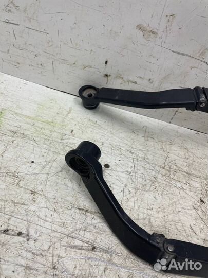 Поводок дворника Mitsubishi Outlander 3