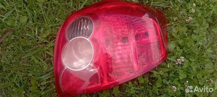 Фонарь задний Toyota Auris