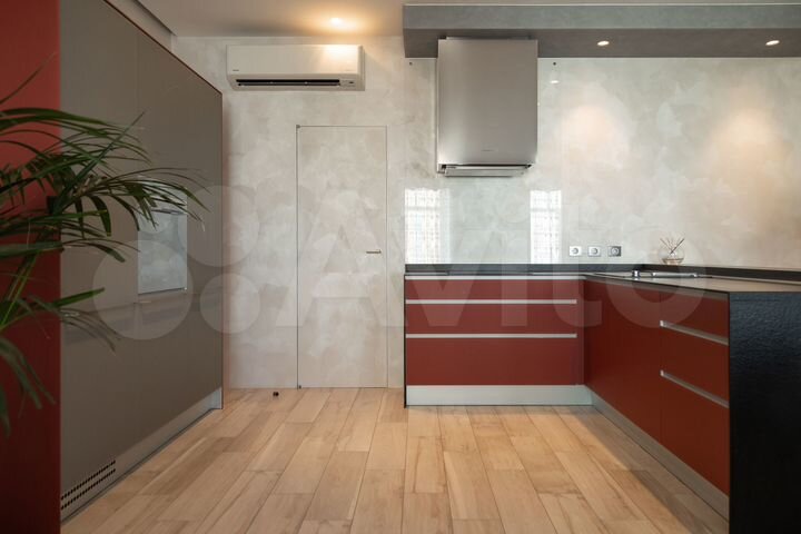 3-к. квартира, 132 м², 14/16 эт.