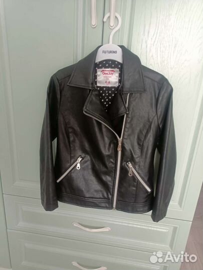 Ветровка для девочки